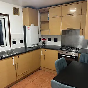 Cosy 2 Bedroom Flat London